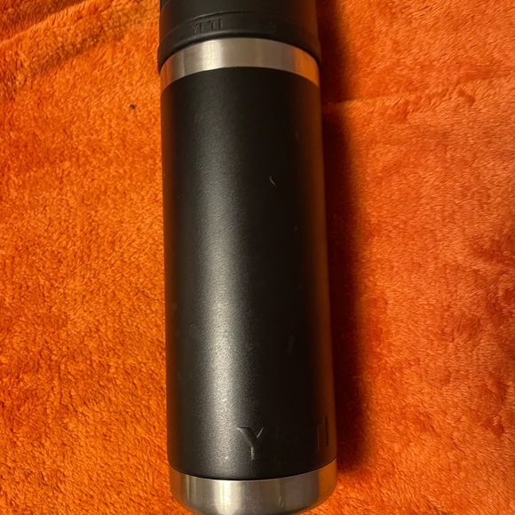 Yeti - Picture 2 of 2